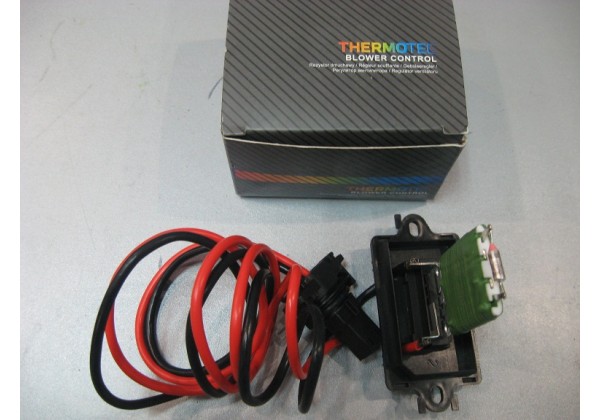 резистор моторчика вентилятора Renault Scenic II, Grand Scenic II, Megane II, Clio III, Logan, Kangoo, 7701207876*